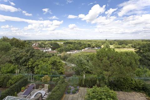 15 Pinel Close, Virginia Water, GU25 4SP