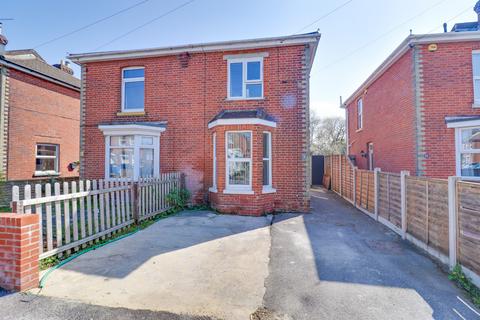 16 Pinegrove Road, Southampton, SO19 2PG