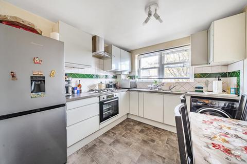 2 bedroom flat for sale, Bromley Road, Catford