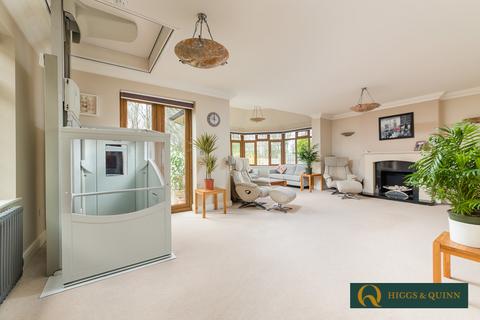 61 Gatesden Road, Fetcham, Leatherhead, KT22 9QP