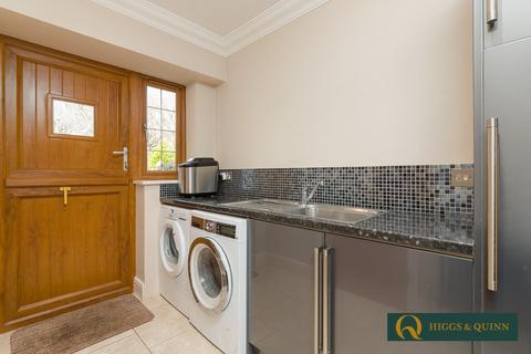 61 Gatesden Road, Fetcham, Leatherhead, KT22 9QP