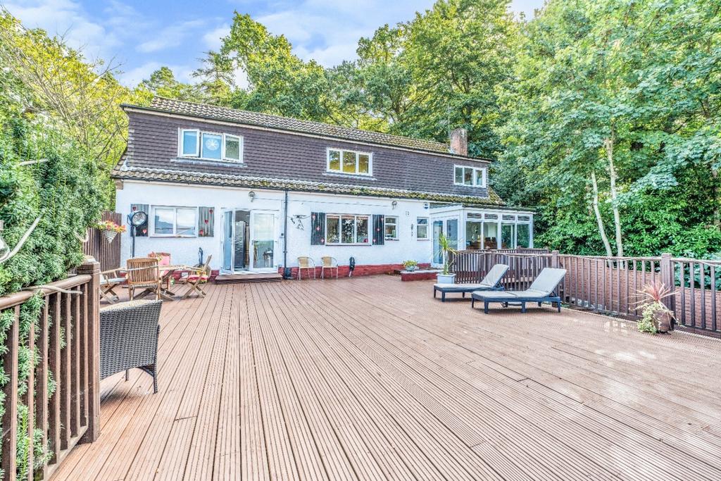 West End Road, Southampton SO18 5 bed detached house £650,000