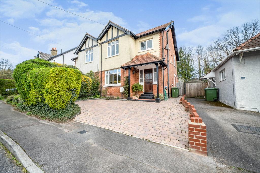 Monastery Road, Southampton SO18 3 bed semidetached house for sale £