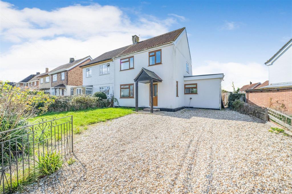 Spicers Way, Southampton SO40 3 bed semidetached house for sale £325,000