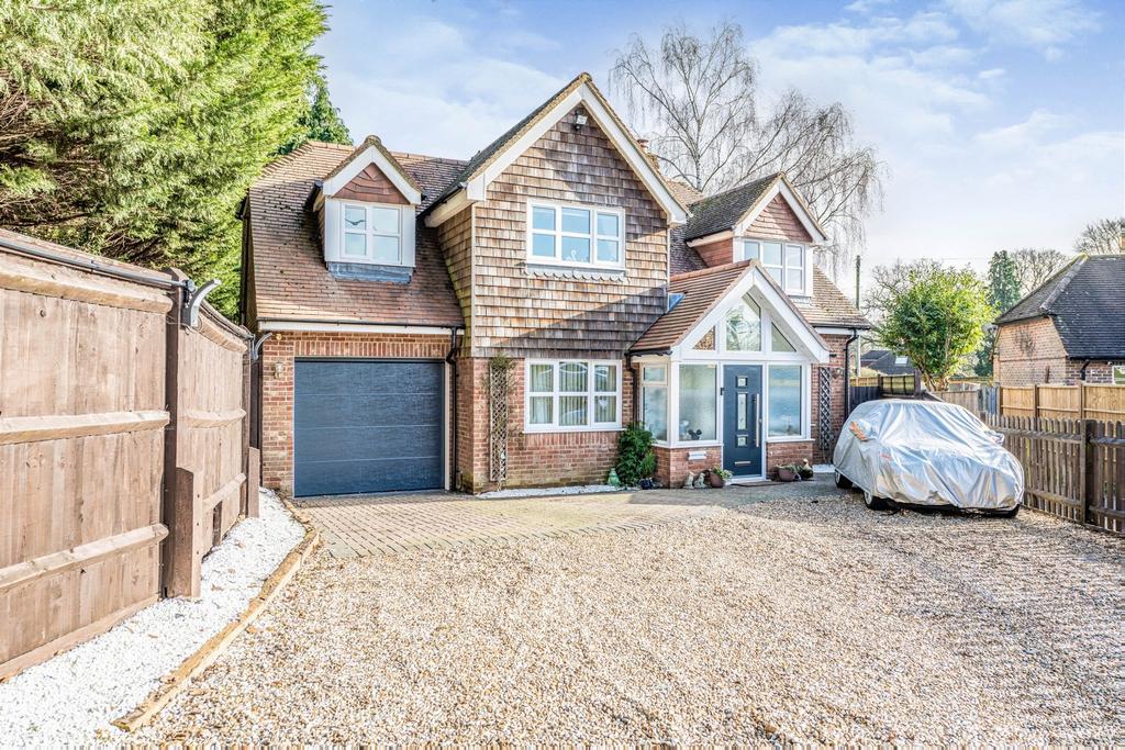 Horns Drove, Southampton SO16 4 bed detached house £575,000