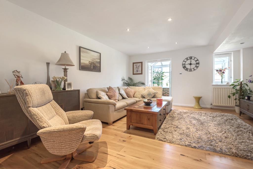 Longwick, Buckinghamshire, HP27 3 bed semidetached house for sale £