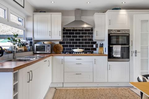 4 Ashley Drive, Bussage, Stroud, GL6 8BY