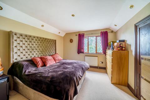 3 bedroom cottage for sale, Longcross,  Surrey,  KT16