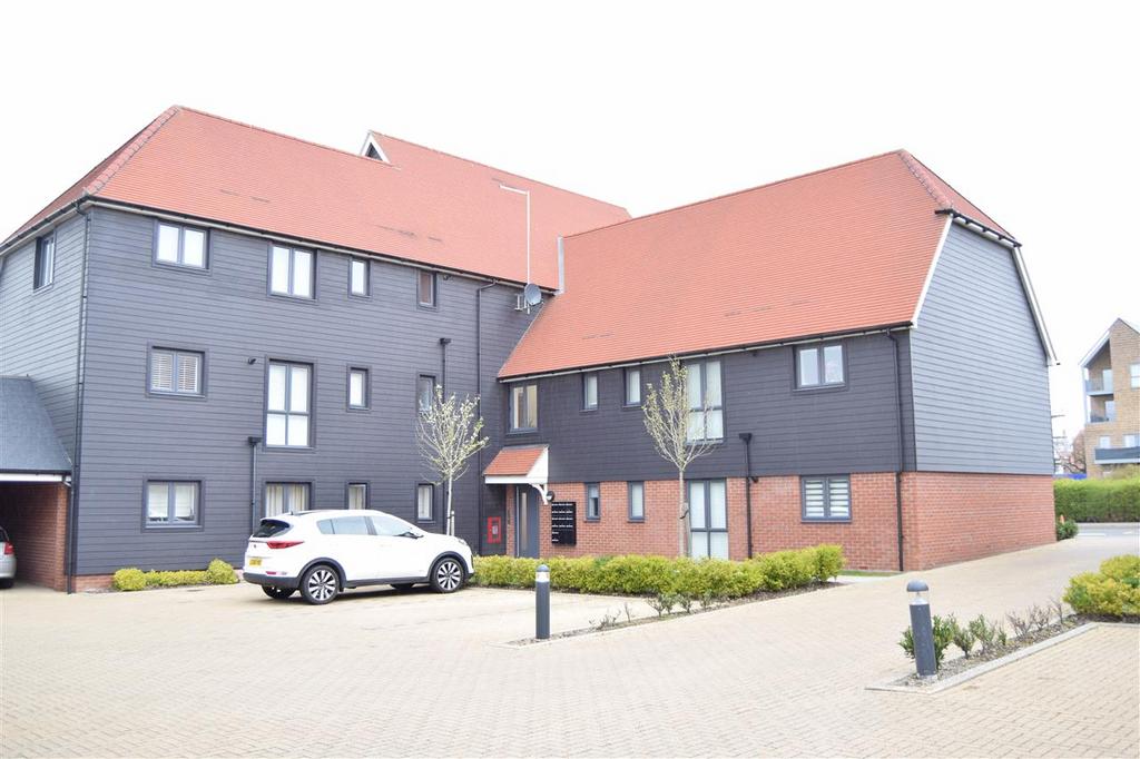 Armistice Avenue, Chelmsford 2 bed flat for sale £375,000