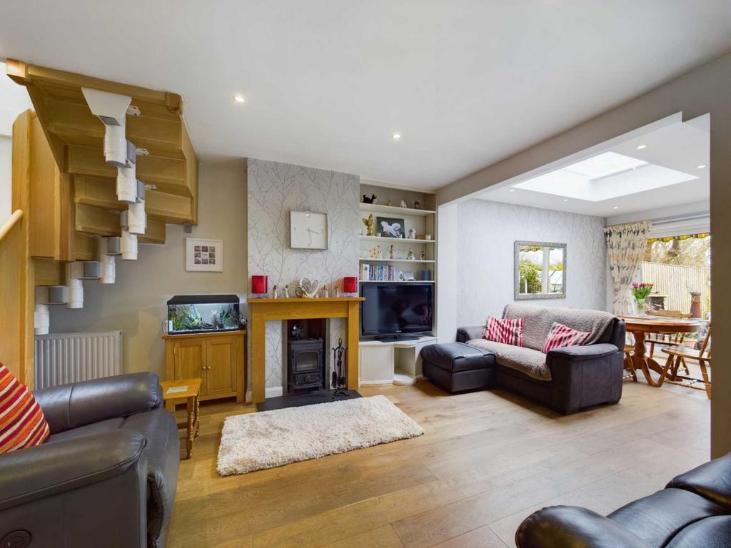 Westmead, Princes Risborough HP27 3 bed semidetached house for sale £550,000