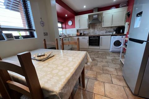 42 Bryncastell, Bow Street, SY24 5DE