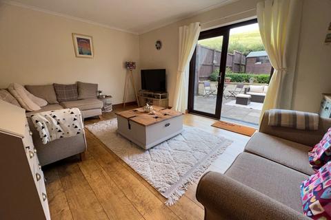 42 Bryncastell, Bow Street, SY24 5DE