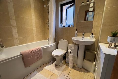 42 Bryncastell, Bow Street, SY24 5DE