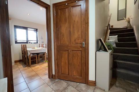 42 Bryncastell, Bow Street, SY24 5DE