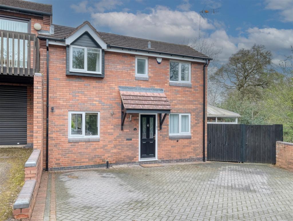 Foxholes Lane, Callow Hill, Redditch B97 5YT 2 bed end of terrace house