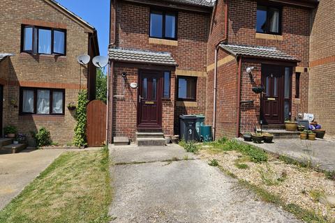 2 bedroom end of terrace house to rent, Meadow View Close, Ryde PO33