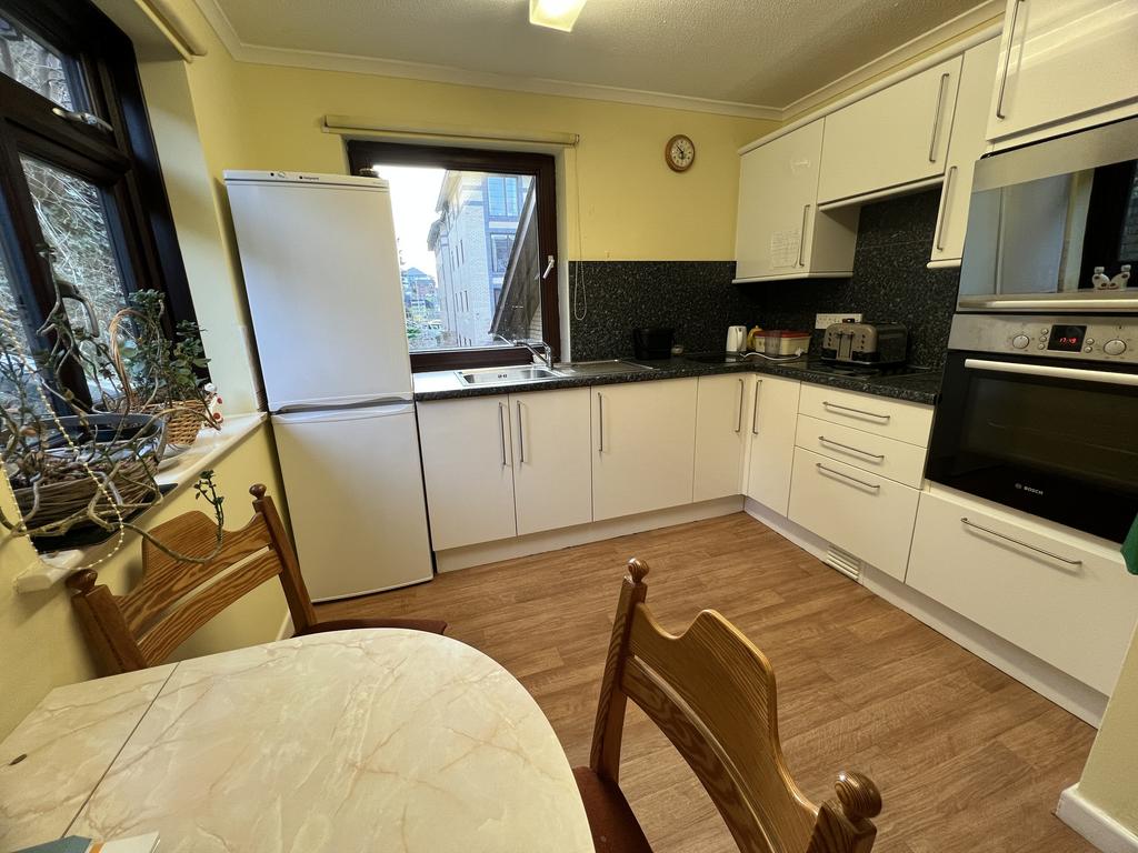 Trefechan, Aberystwyth SY23 2 bed flat for sale £165,000