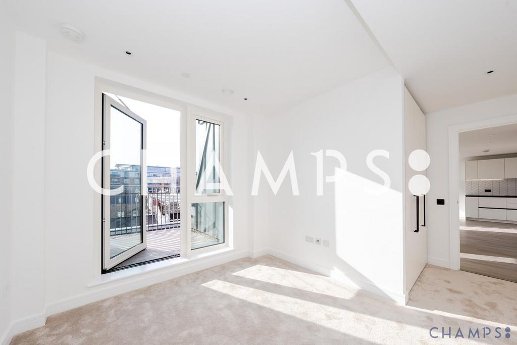 Sovereign Court, Hammersmith, W6 2 bed flat £950,000