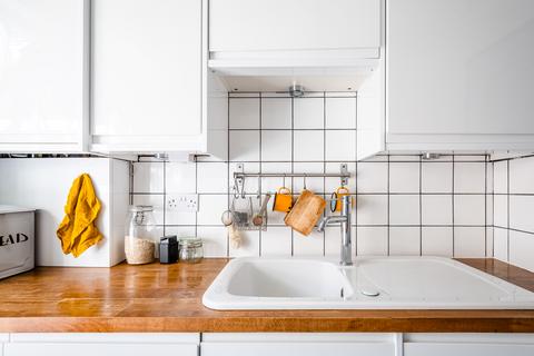 Flat 22, Cheverell House Teale Street, London, E2 9BN