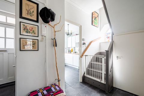 Flat 22, Cheverell House Teale Street, London, E2 9BN