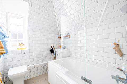 Flat 22, Cheverell House Teale Street, London, E2 9BN