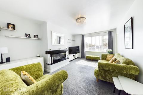 4 bedroom bungalow for sale - Ullswater Avenue,  Fleetwood, FY7
