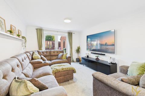 undefined, Worcester WR6