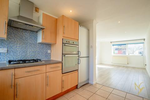 10 Checketts Close, Worcester, WR3 7JZ