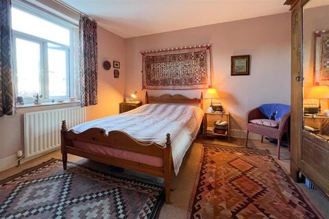 20 Moorend Crescent, Cheltenham, GL53 0EL