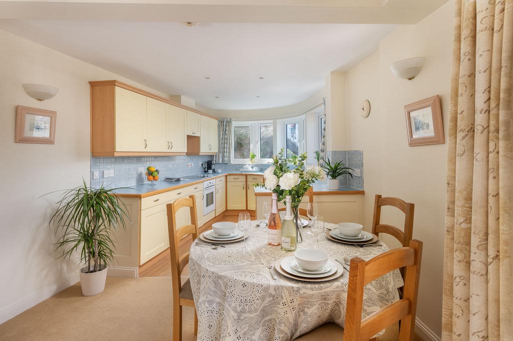 Kitchen/Dining Area The Banjo Kingswear