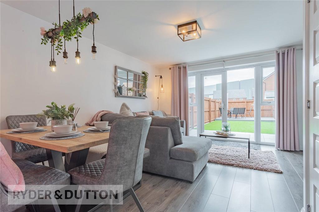 Stanley Way, Kingsway Village, Rochdale, Greater Manchester, OL16 3 bed semidetached house for