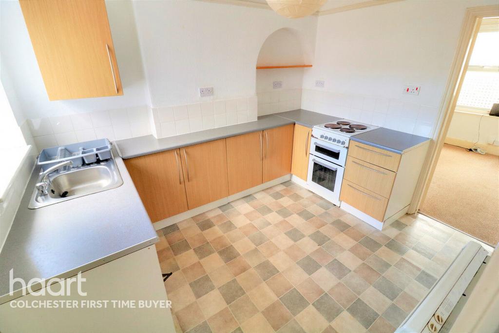 Kendall Road, Colchester 2 bed terraced house for sale £225,000