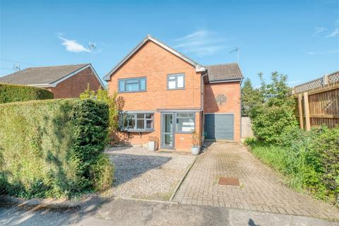 4 bedroom detached house for sale, Avenue Road, Astwood Bank, Redditch B96 6AT
