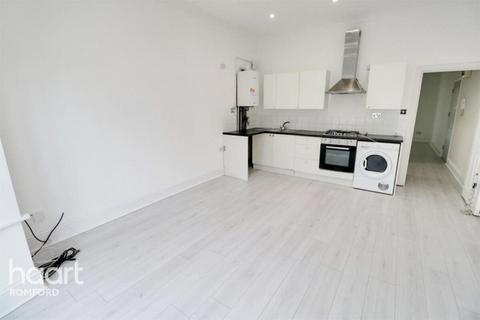 2 bedroom apartment to rent, Junction Road, Romford