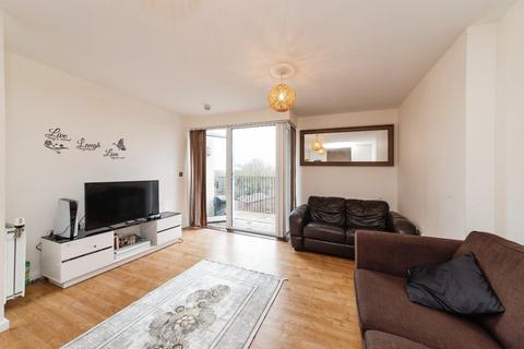 2 bedroom apartment for sale, Lark Court, Colindale, NW9