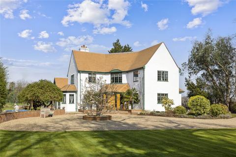 Tumblers Barn Fairoak Lane, Oxshott, Leatherhead, KT22 0TY