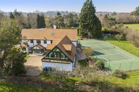 Tumblers Barn Fairoak Lane, Oxshott, Leatherhead, KT22 0TY