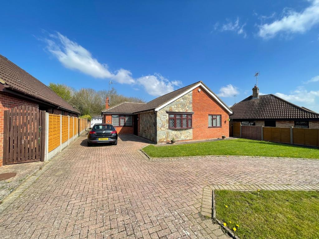 Lighthorne Rise, Luton 3 bed detached bungalow for sale £485,000