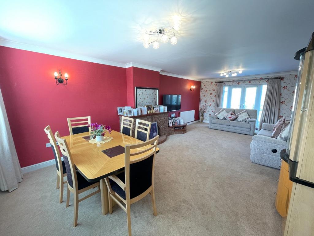 Lighthorne Rise, Luton 3 bed detached bungalow for sale £485,000