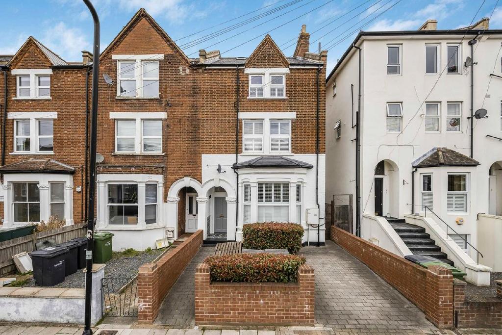 Ellison Road, Streatham 2 bed flat £475,000