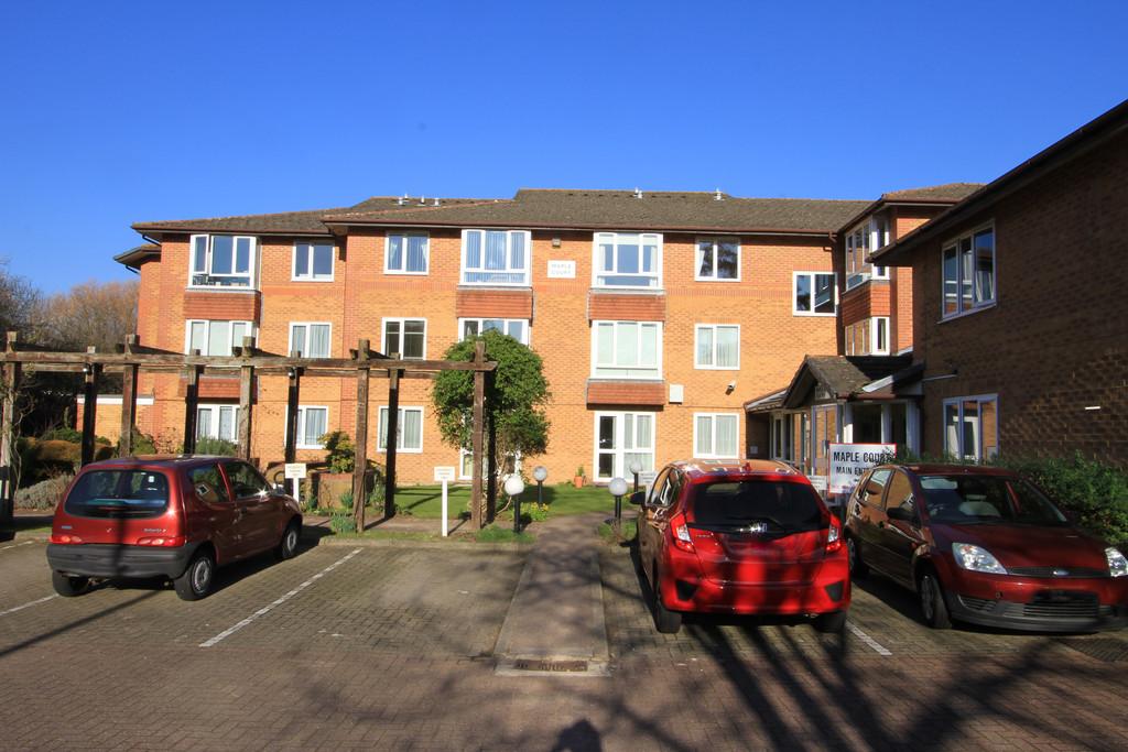 Maple Court, Pinner HA5 1 bed flat for sale £175,000