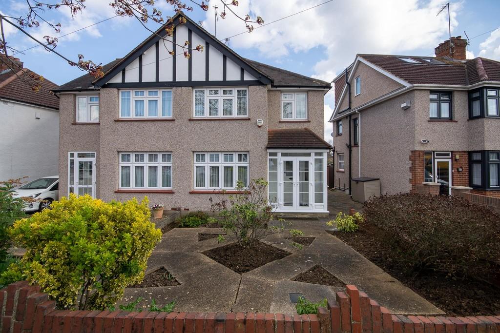 Woodlands Avenue, Ruislip HA4 3 bed semidetached house for sale £650,000