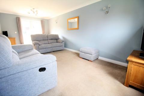 18 Brabant Way, Westbury, BA13 3UW