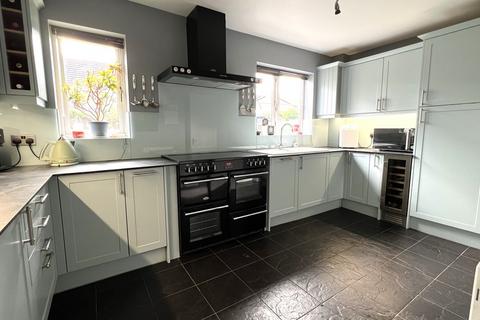 18 Brabant Way, Westbury, BA13 3UW