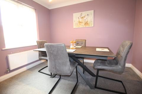 18 Brabant Way, Westbury, BA13 3UW