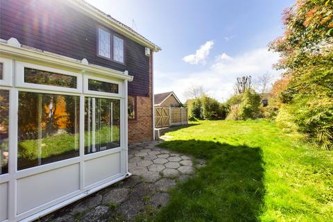 3 bedroom semi-detached house for sale - Menzies Avenue, Laindon West, Essex, SS15