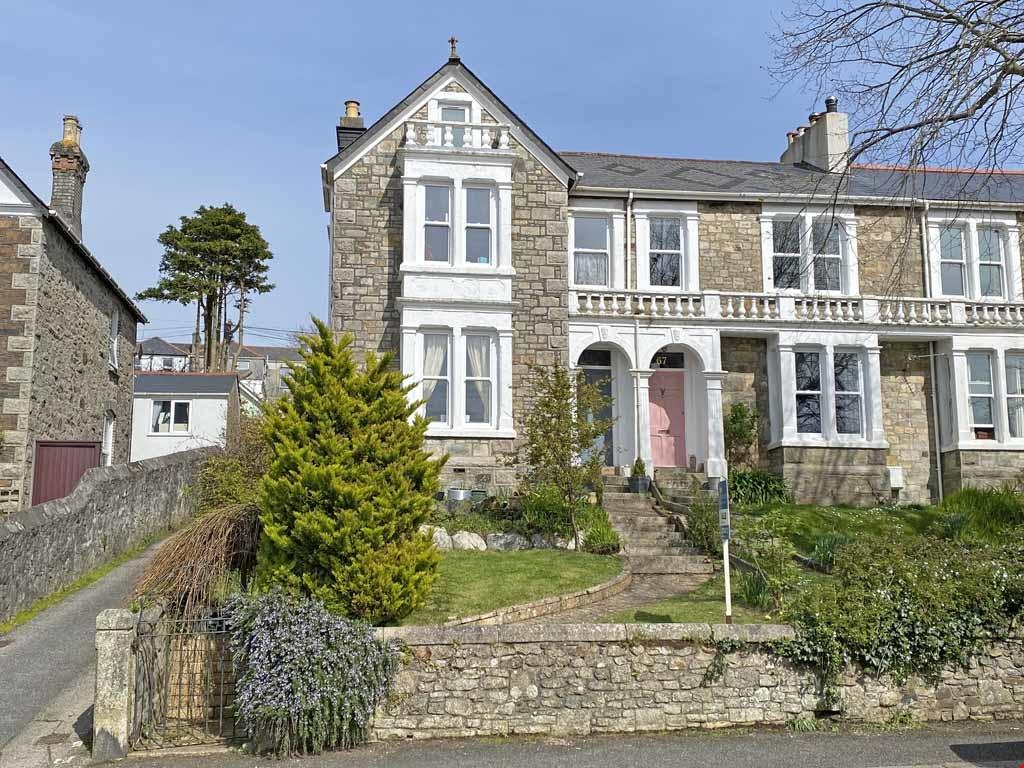 Clinton Road, Redruth, Cornwall 4 bed end of terrace house for sale £