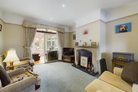 60 Henhurst Hill, Burton-on-trent, DE13 9TD