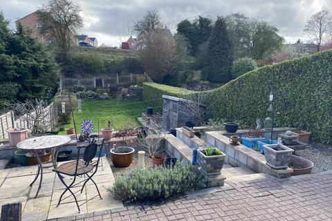 60 Henhurst Hill, Burton-on-trent, DE13 9TD