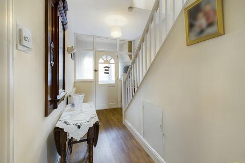 60 Henhurst Hill, Burton-on-trent, DE13 9TD